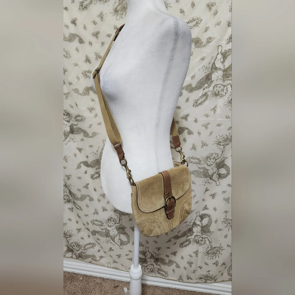 Vintage y2k Coach Tan and brown suede crossbody bag - Picture 2 of 11